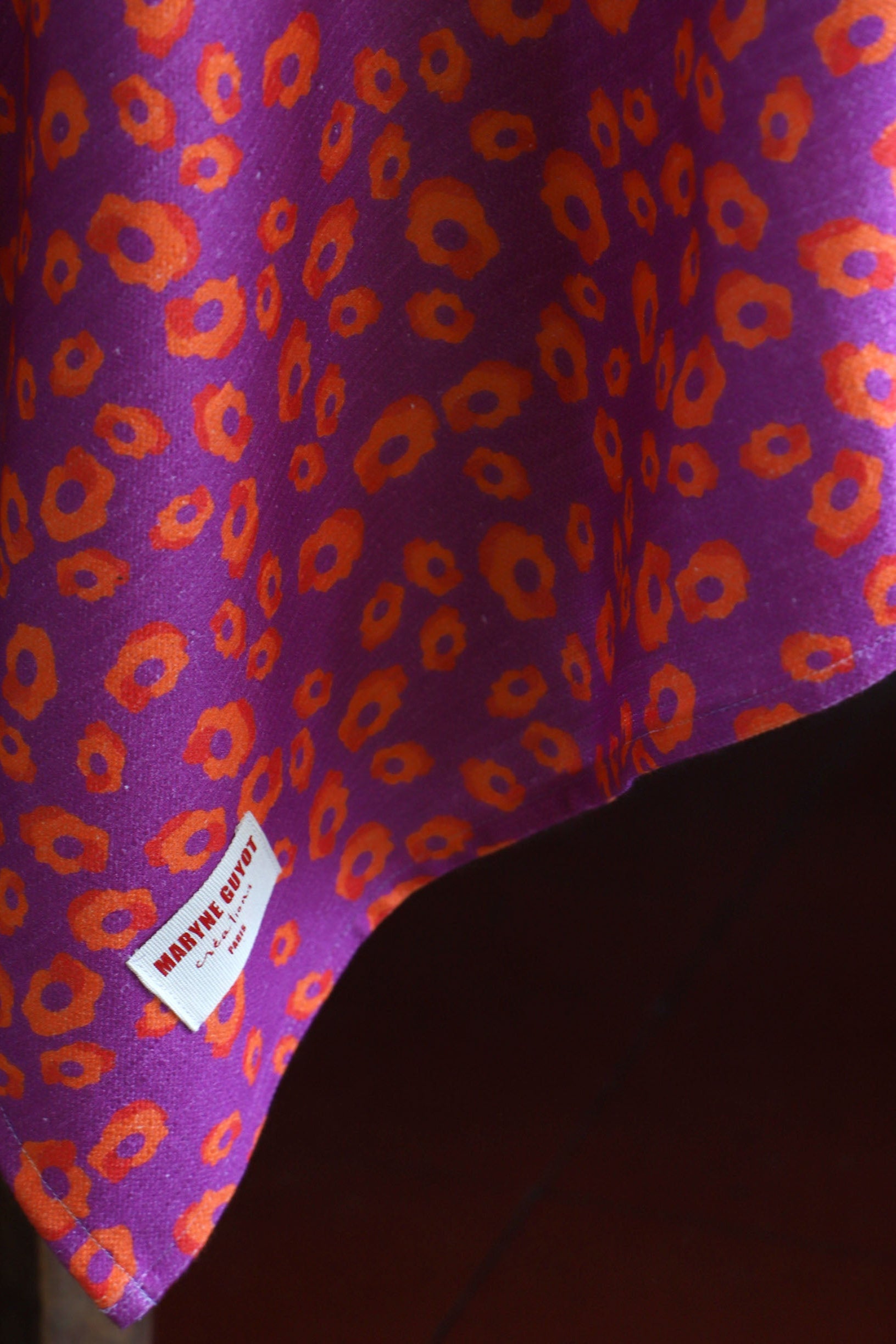 Nappe violette motif orangé - cannelle corsée