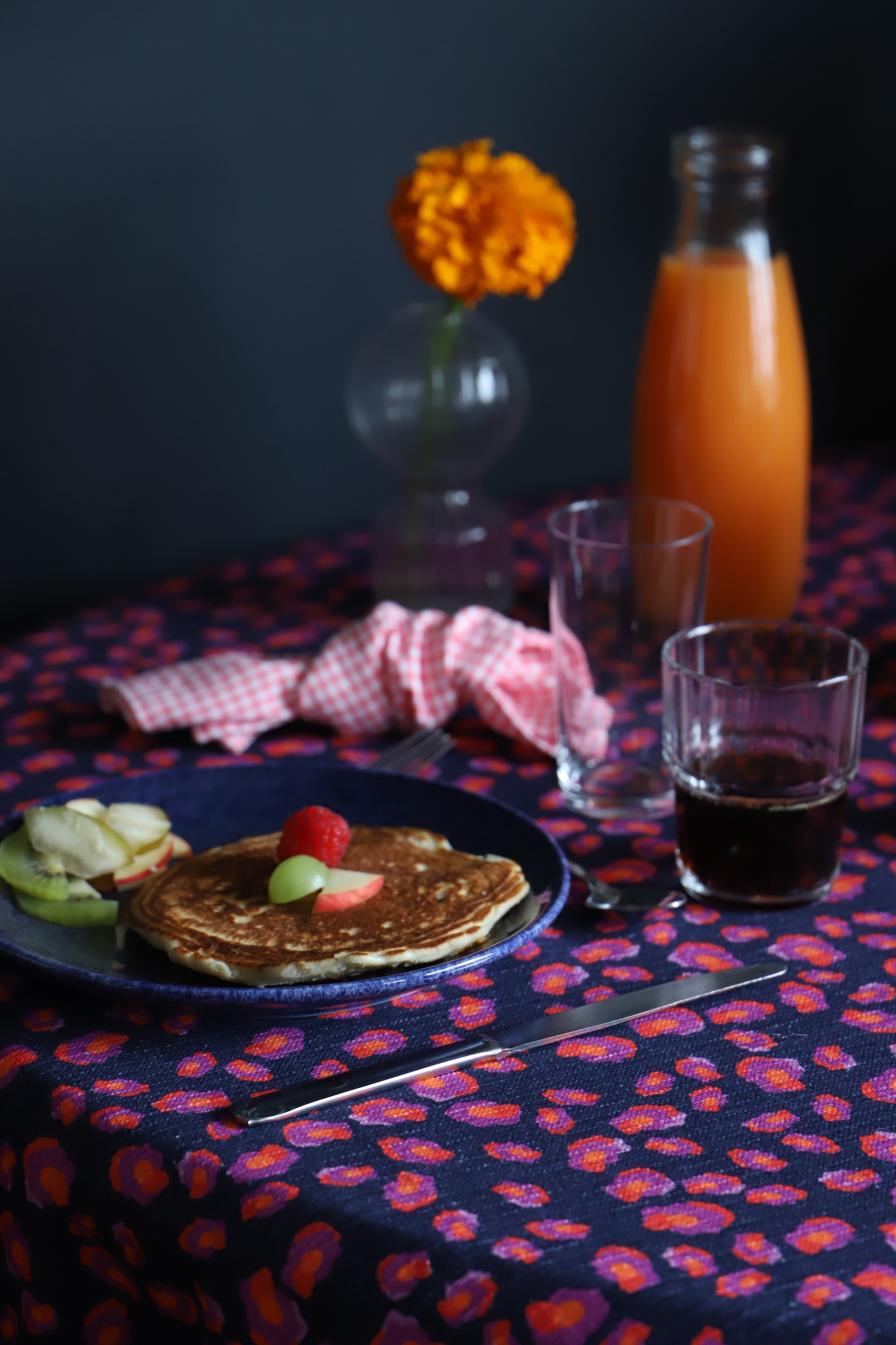 Nappe léopard effet "Blue Jean" et couleurs rose, rouge et violet