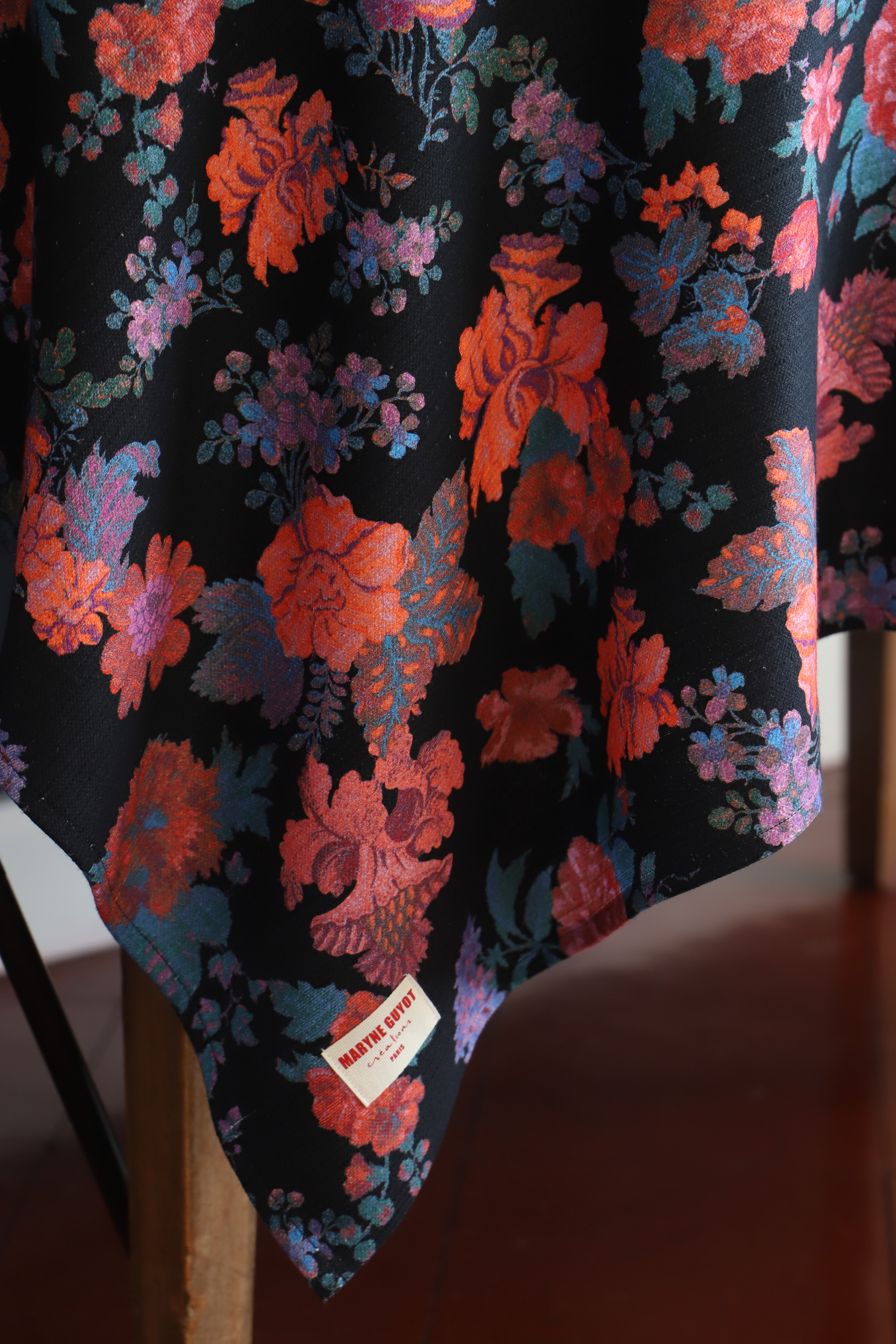 Nappe motif fleuri - Fleur Folk