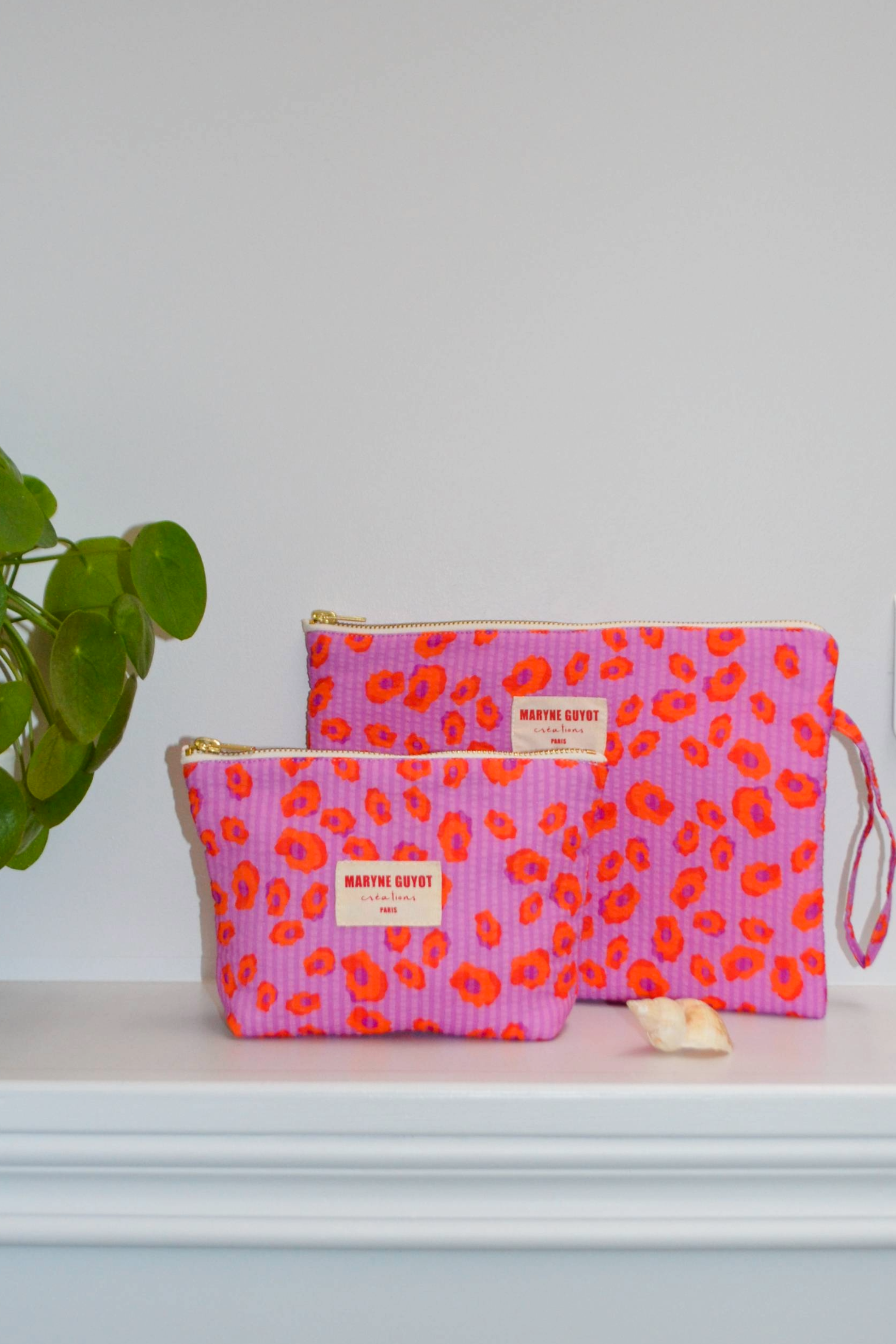 Trousse plate motif léopard violet