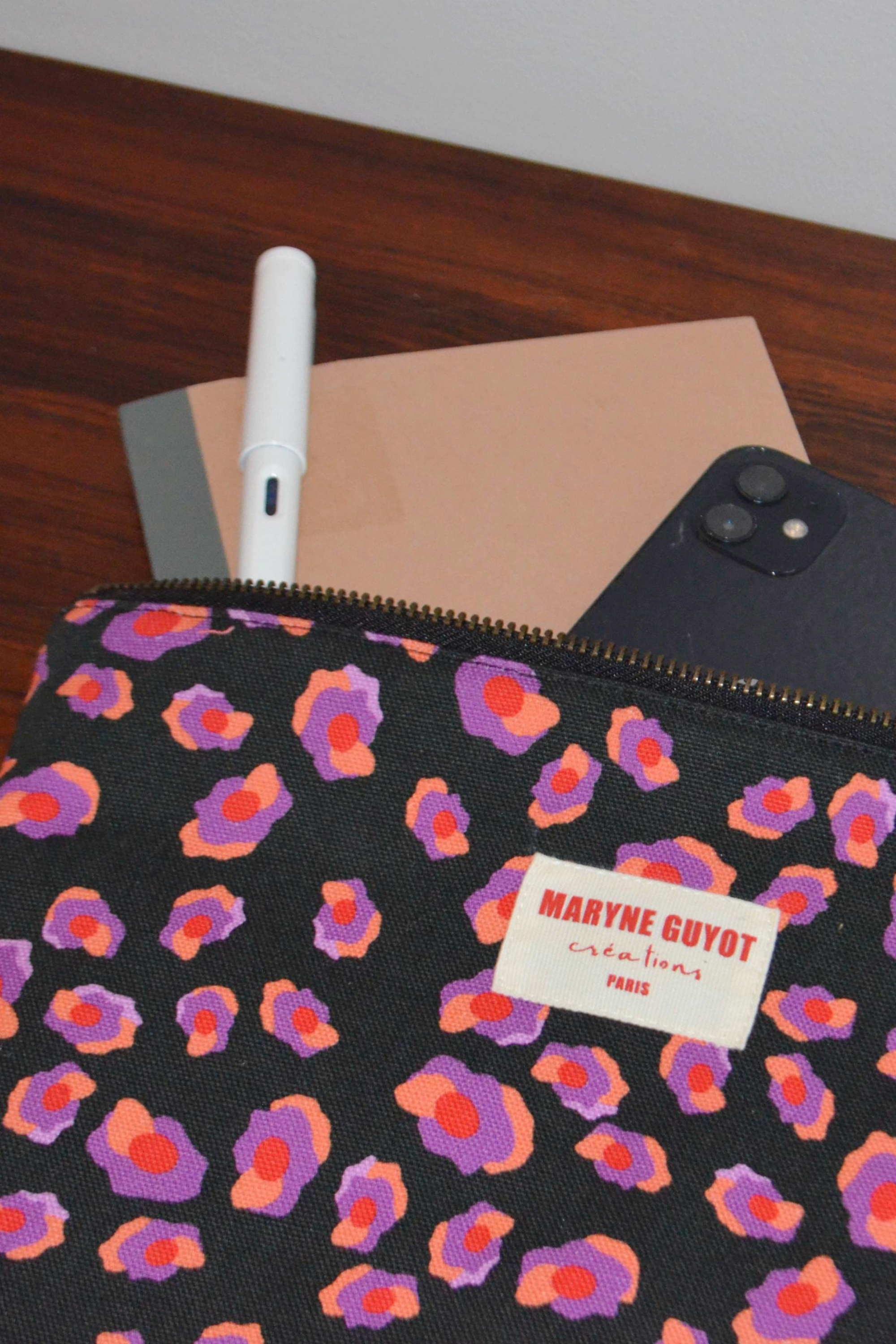 Trousse plate motif léopard noir