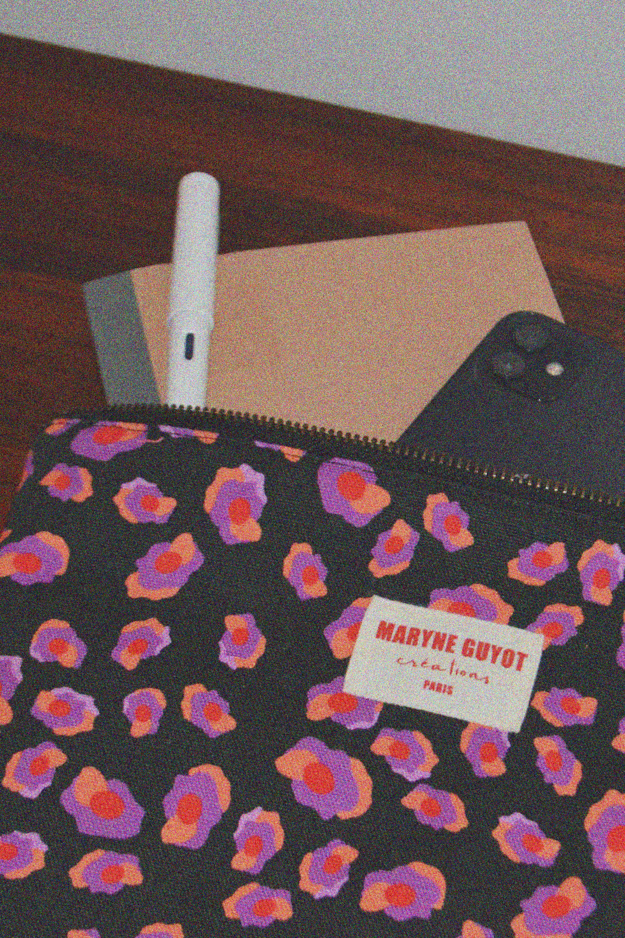 Trousse plate motif léopard noir