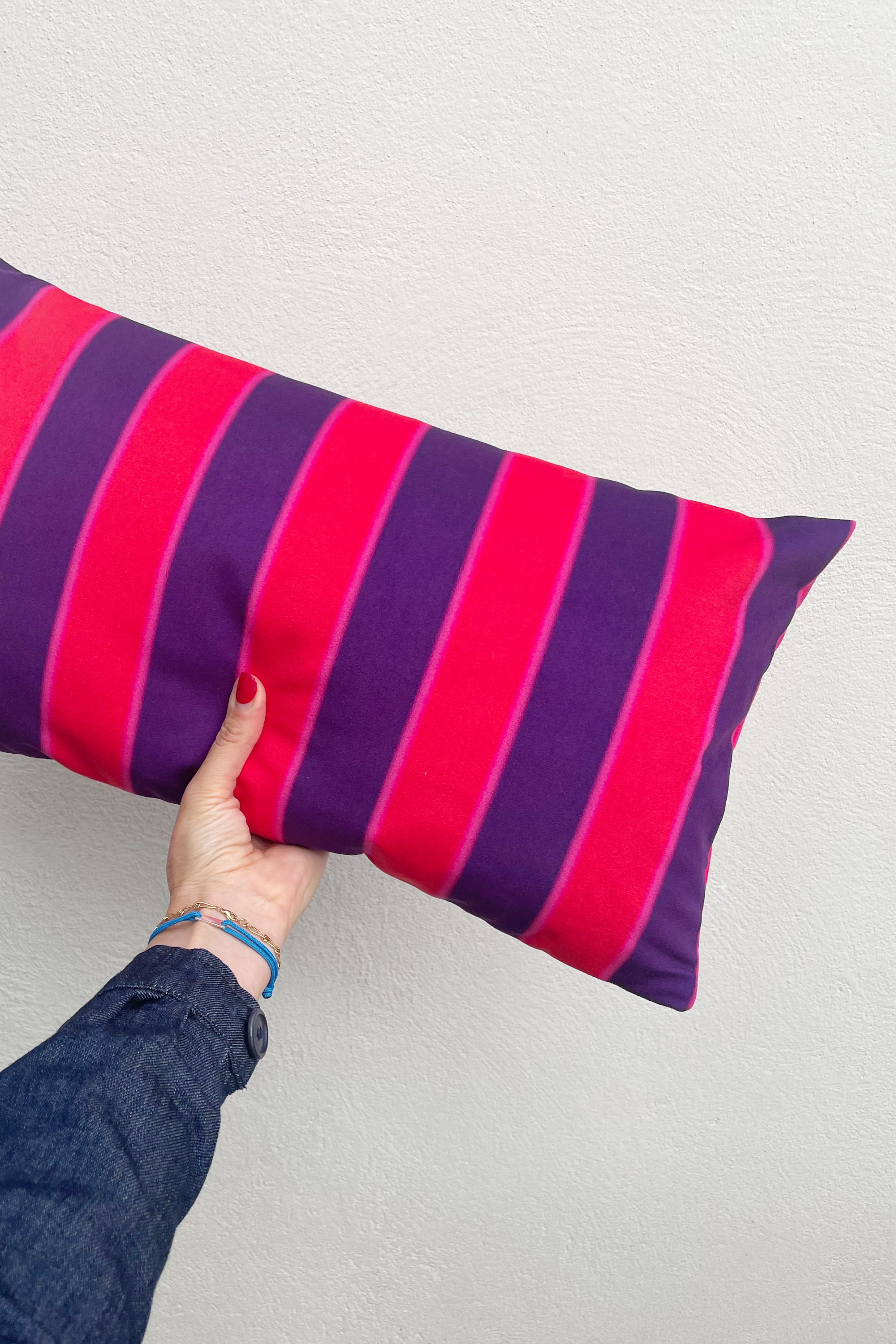 Paul - Coussin velours rayé violet et fuchsia