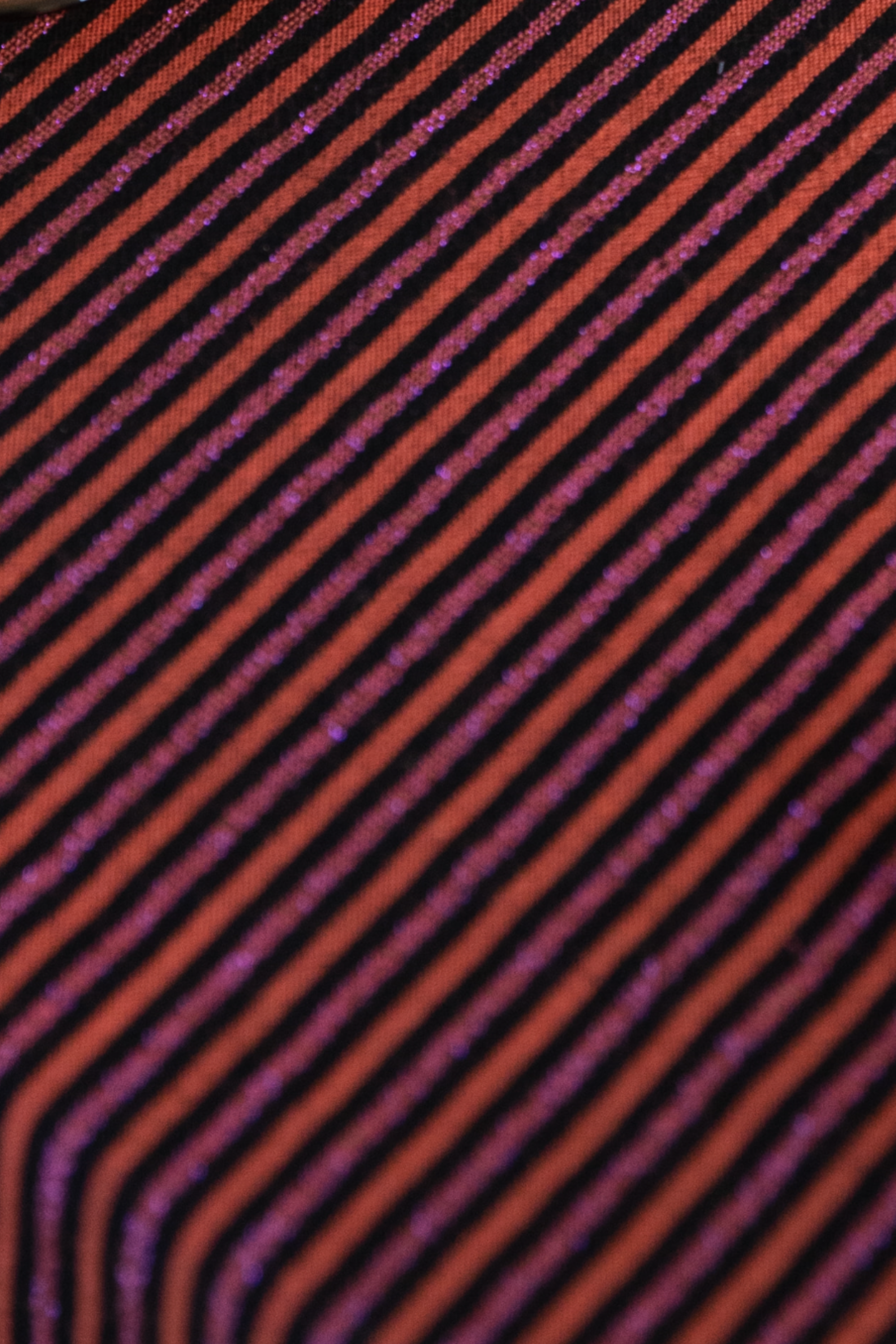 Coussin rouille et lignes irisées rose - ARMAND