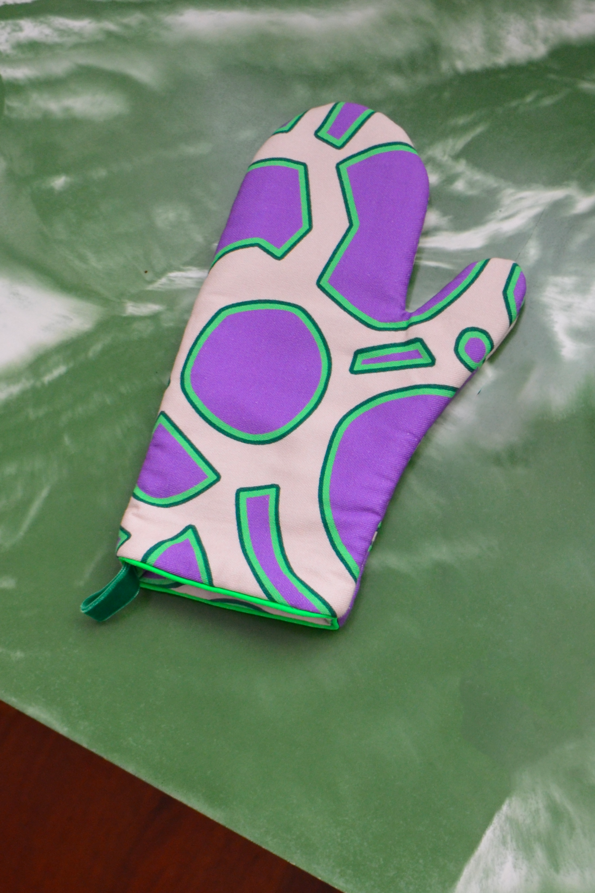 Gant cuisine motif spiral violet et green