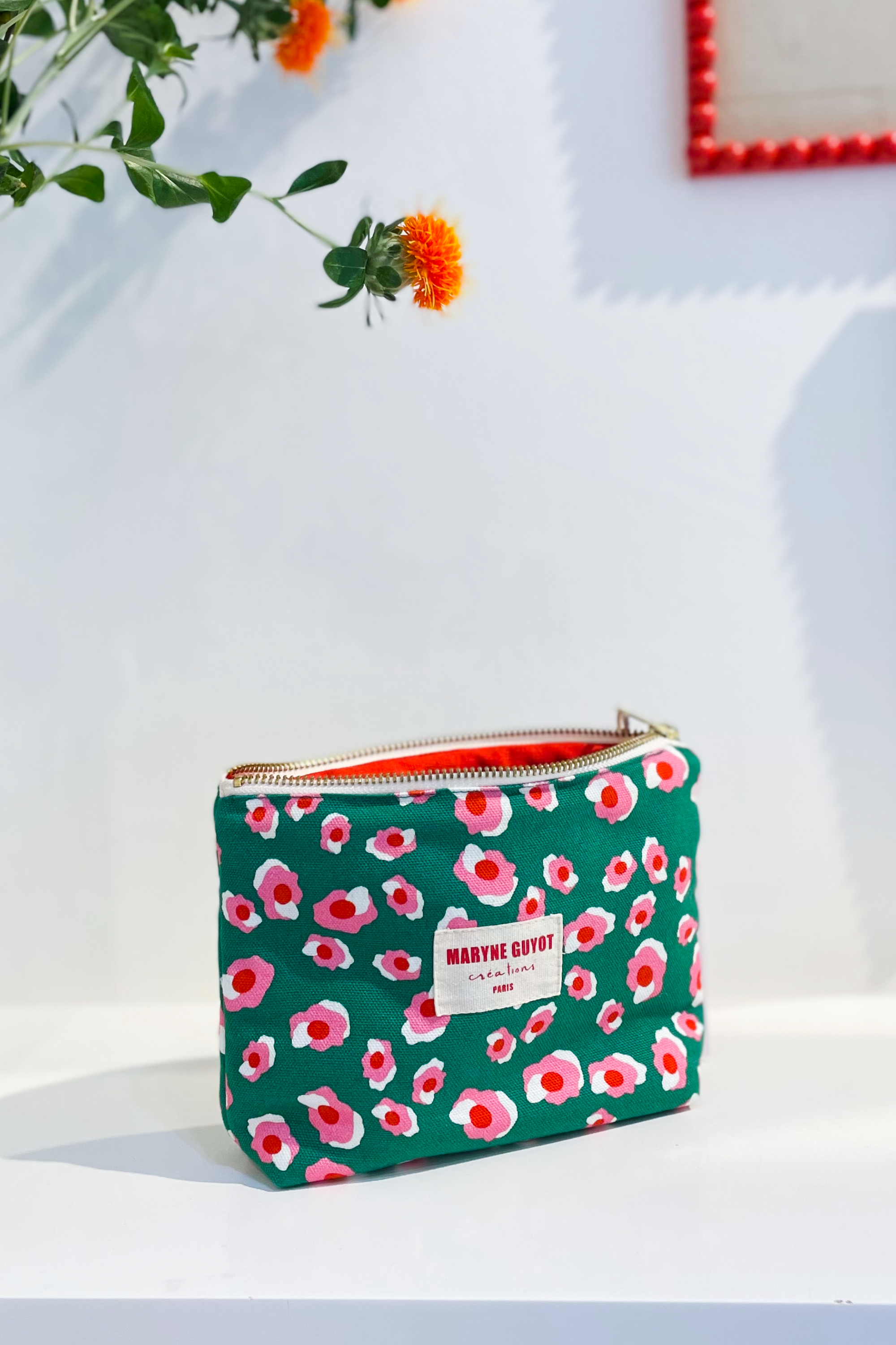 Pochette beauté motif léopard verte