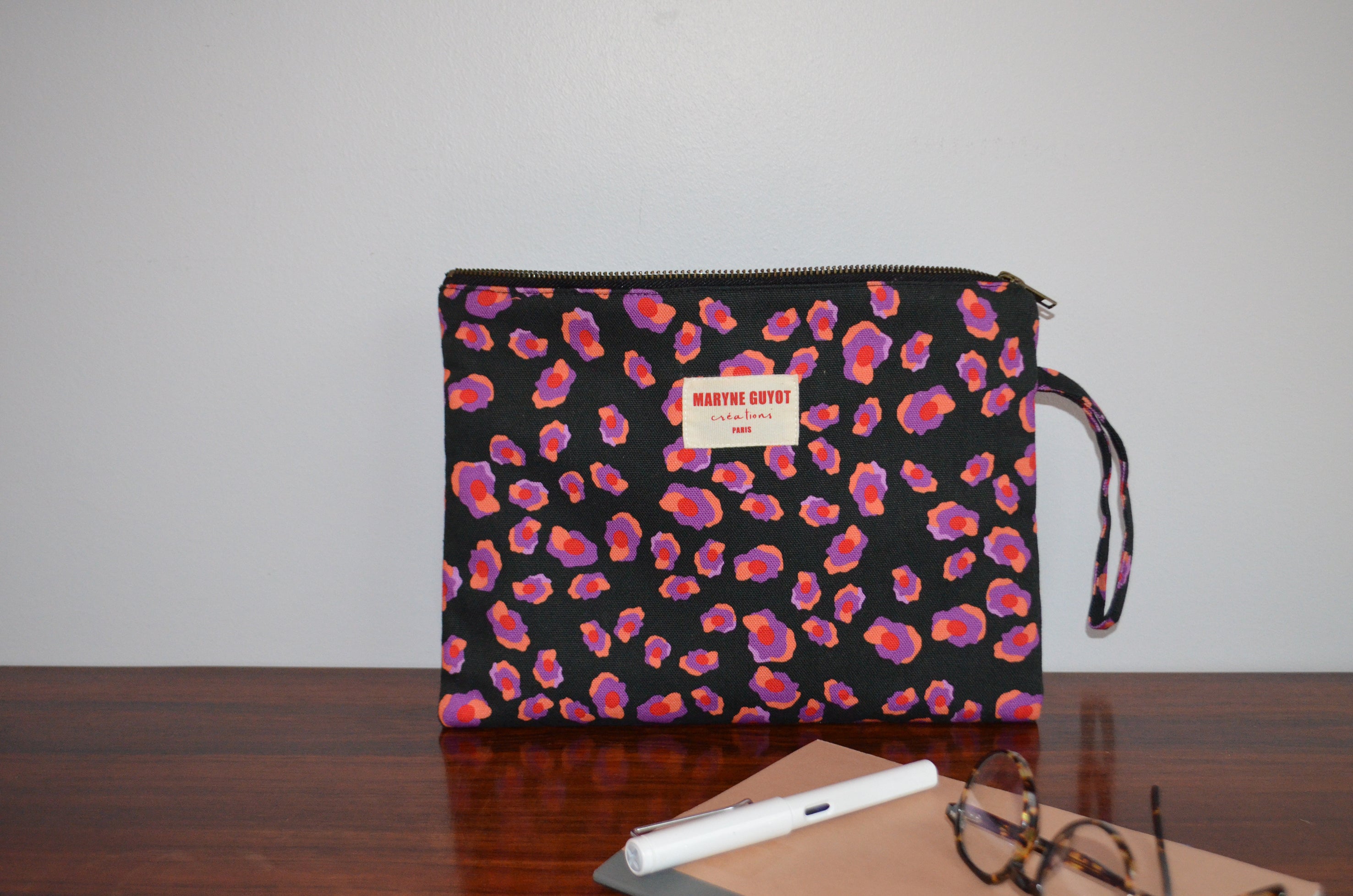 Trousse plate motif léopard noir