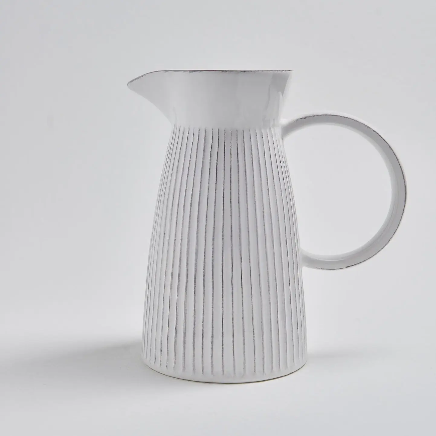 Carafe blanche en céramique made in Portugal